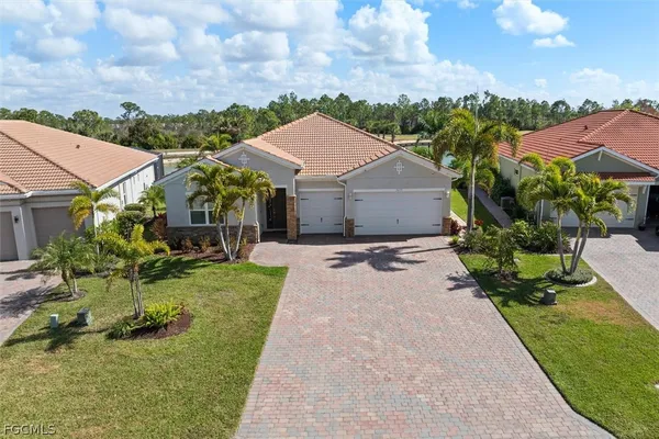 Property Slideshow image 2 of 41 | 3653 avenida del vera, North Fort Myers, FL, 33917