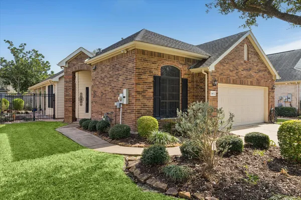 Property Slideshow image 2 of 33 | 2413 alamanni dr, Pearland, TX, 77581