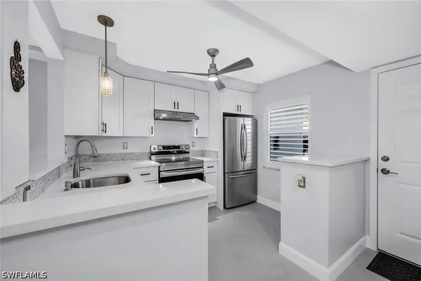 Property Slideshow image 3 of 33 | 3055 riviera dr 102, Naples, FL, 34103