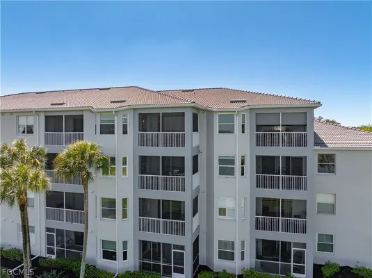 Property Slideshow image 2 of 32 | 10460 washingtonia palm way 1332, Fort Myers, FL, 33966