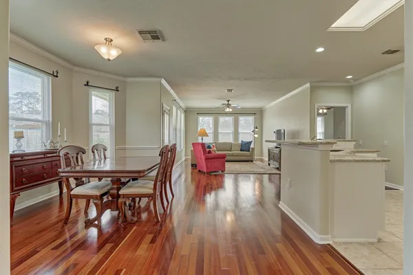 Property Slideshow image 3 of 29 | 166 w lilac ridge pl, Conroe, TX, 77384