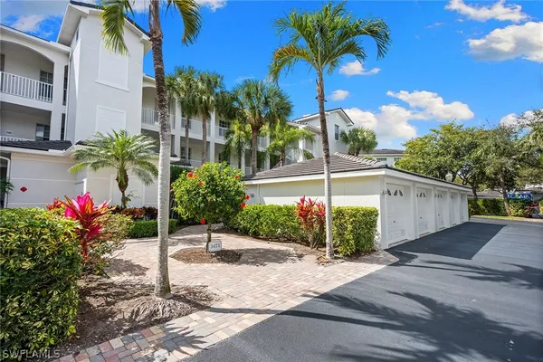 Property Slideshow image 2 of 41 | 3471 pointe creek ct 206, Bonita Springs, FL, 34134
