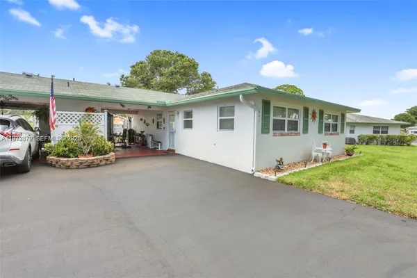 Property Slideshow image 2 of 27 | 841 meadowlark ln, Delray Beach, FL, 33445