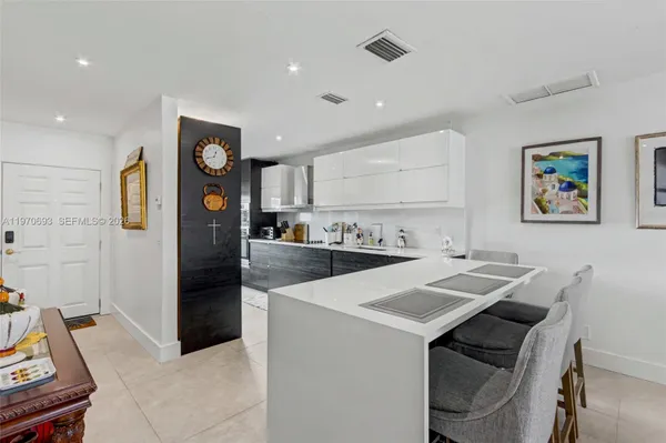 Property Slideshow image 3 of 26 | 8953 warwick dr 8953, Boca Raton, FL, 33433