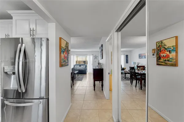 Property Slideshow image 2 of 21 | 650 nw 80th ter 206, Margate, FL, 33063