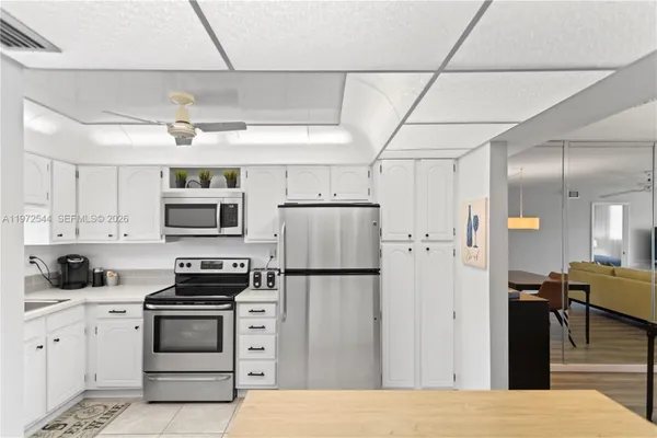 Property Slideshow image 3 of 36 | 9523 s hollybrook lake dr 21-307, Pembroke Pines, FL, 33025