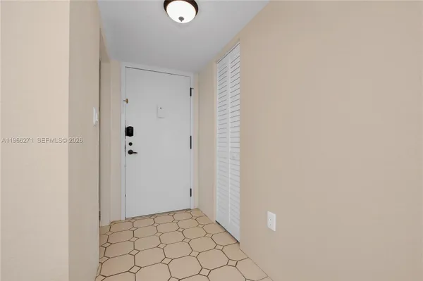 Property Slideshow image 3 of 27 | 1400 saint charles pl 420, Pembroke Pines, FL, 33026
