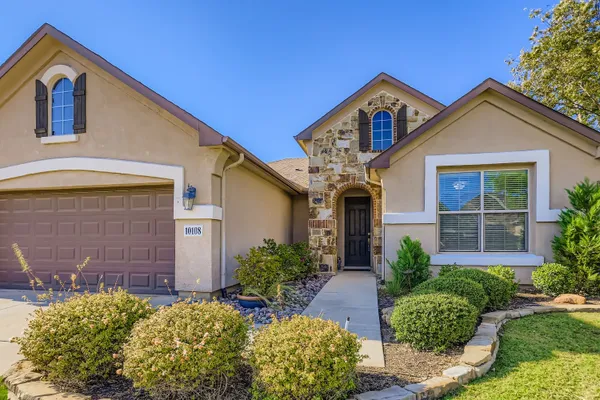 Property Slideshow image 3 of 30 | 10108 sandhurst dr, Denton, TX, 76207