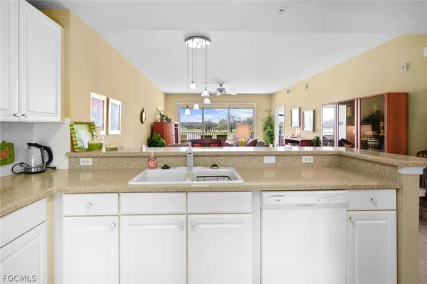Property Slideshow image 3 of 50 | 10720 ravenna way 203, Fort Myers, FL, 33913