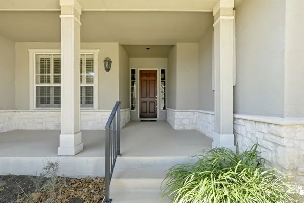Property Slideshow image 3 of 34 | 196 whispering wind dr, Georgetown, TX, 78633
