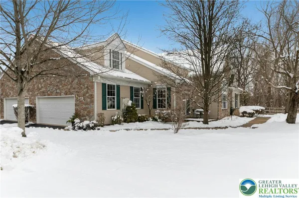 Property Slideshow image 2 of 31 | 1895 caryn dr, Lower Saucon Twp, PA, 18055
