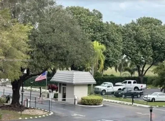 Property Slideshow image 2 of 10 | 5860 nw 44th st 208, Lauderhill, FL, 33319