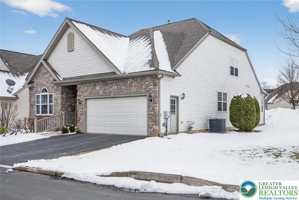 Property Slideshow image 2 of 34 | 2920 lifford ln, Lower Macungie Twp, PA, 18062