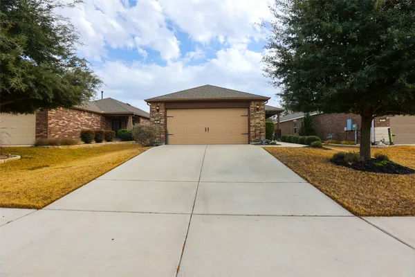 Property Slideshow image 3 of 30 | 437 holiday creek lane ln, Georgetown, TX, 78633
