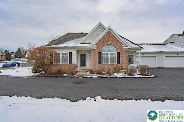 Property Slideshow image 2 of 33 | 2621 saddle ln, Lower Macungie Twp, PA, 18062