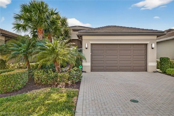 Property Slideshow image 2 of 50 | 28532 lobos cir, Bonita Springs, FL, 34135