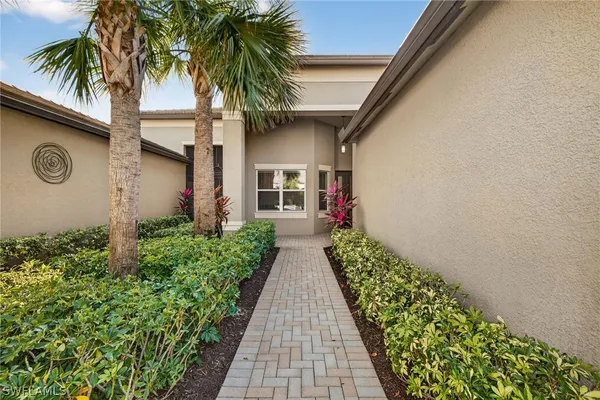 Property Slideshow image 2 of 50 | 28532 lobos cir, Bonita Springs, FL, 34135