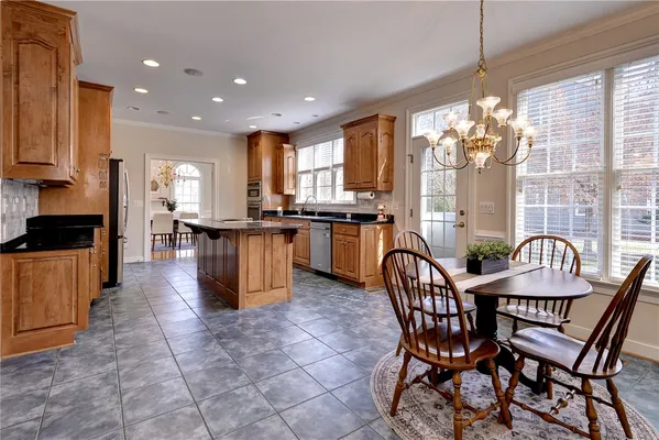 Property Slideshow image 3 of 43 | 164 heritage pointe, Williamsburg, VA, 23188