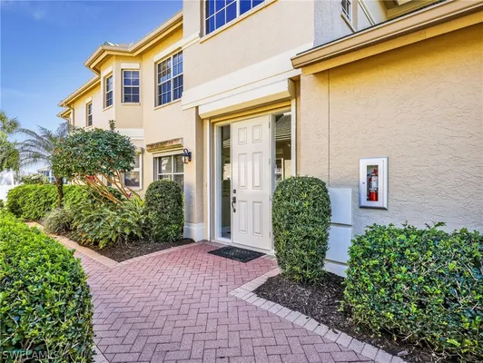 Property Slideshow image 3 of 44 | 693 vintage reserve cir 16c, Naples, FL, 34119