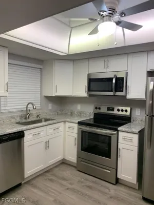 Property Slideshow image 3 of 19 | 13240 white marsh ln 9, Fort Myers, FL, 33912