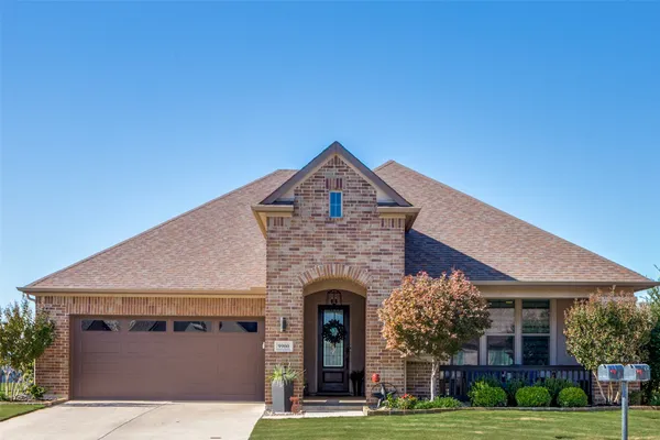 Property Slideshow image 2 of 32 | 9900 silver rock way, Denton, TX, 76207