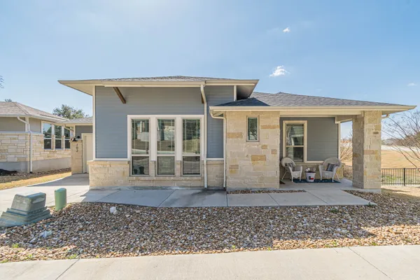 Property Slideshow image 2 of 29 | 112 eagle dr 102, San Marcos, TX, 78666