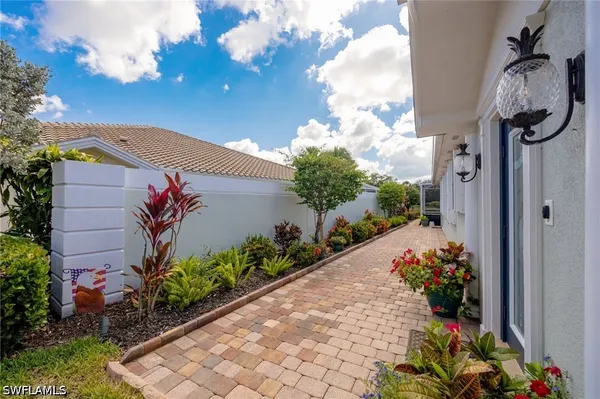 Property Slideshow image 3 of 42 | 3006 futuna ln, Naples, FL, 34119