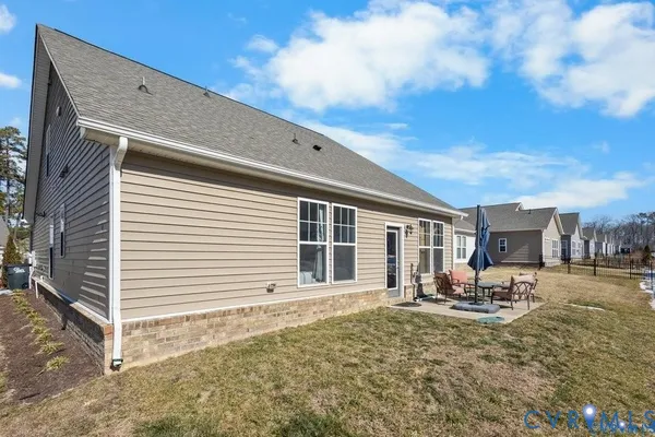 Property Slideshow image 3 of 33 | 1713 mainsail ln, Chester, VA, 23836
