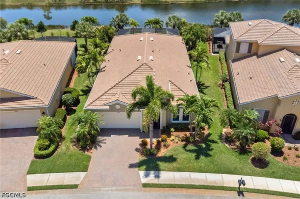Property Slideshow image 2 of 30 | 10600 carena cir, Fort Myers, FL, 33913