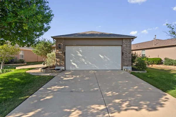 Property Slideshow image 3 of 37 | 600 salado creek ln, Georgetown, TX, 78633