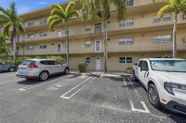Property Slideshow image 3 of 34 | 330 ne 26th ave 1120, Boynton Beach, FL, 33435