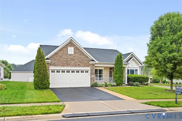 Property Slideshow image 2 of 38 | 9814 nelsons crossing ct, Fredericksburg, VA, 22407