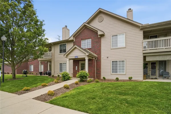 Property Slideshow image 2 of 52 | 1982 waterstone blvd 208, Washington Twp, OH, 45342
