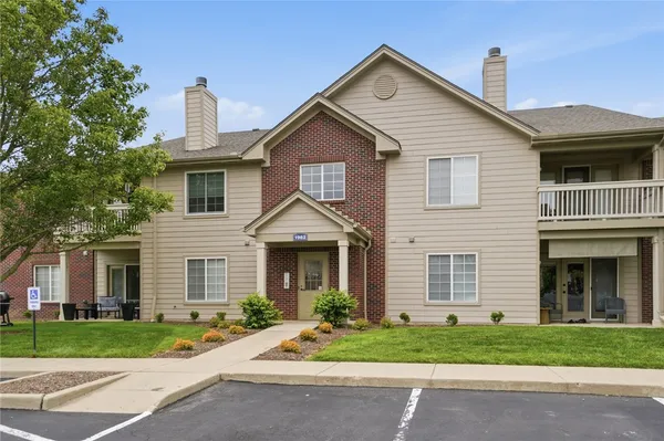 Property Slideshow image 3 of 52 | 1982 waterstone blvd 208, Washington Twp, OH, 45342