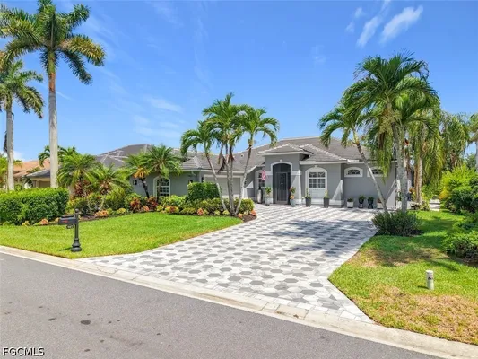 Property Slideshow image 2 of 50 | 10412 curry palm ln, Fort Myers, FL, 33966