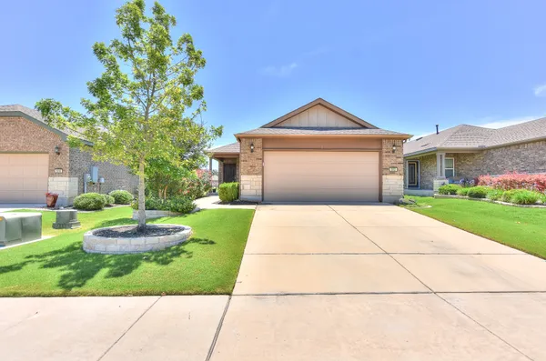 Property Slideshow image 2 of 33 | 512 rockport st, Georgetown, TX, 78633