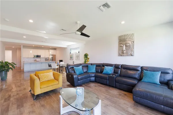 Property Slideshow image 3 of 35 | 2172 falls mnr, Vero Beach, FL, 32967