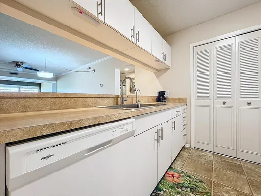 Property Slideshow image 2 of 34 | 46 plantation dr 203, Vero Beach, FL, 32966