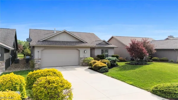 Property Slideshow image 3 of 33 | 9070 hummingbird ln, North Ridgeville, OH, 44039