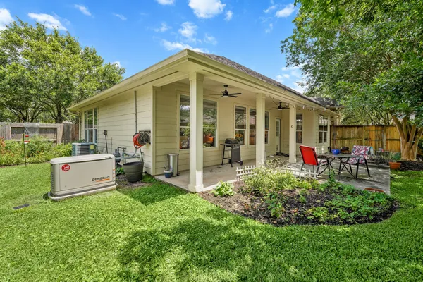 Property Slideshow image 2 of 24 | 25202 glen holly ln, Katy, TX, 77494