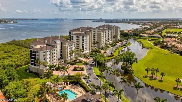 Property Slideshow image 2 of 24 | 11640 court of palms 301, Fort Myers, FL, 33908