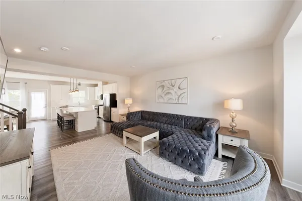 Property Slideshow image 2 of 33 | 1423 chateau pl, Avon, OH, 44011