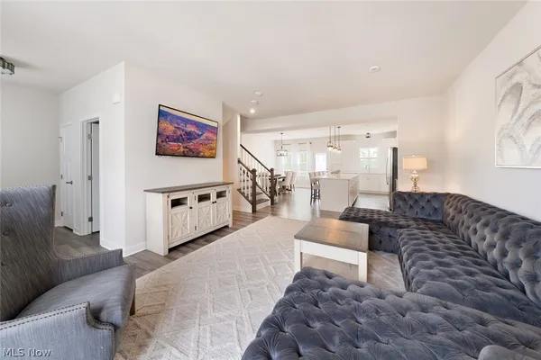 Property Slideshow image 3 of 33 | 1423 chateau pl, Avon, OH, 44011