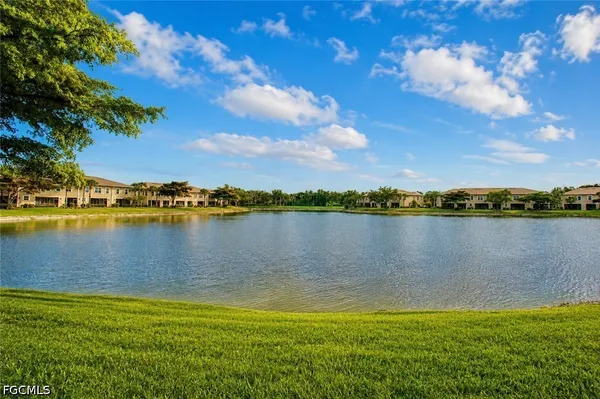 Property Slideshow image 2 of 43 | 3161 cottonwood bnd 1201, Fort Myers, FL, 33905