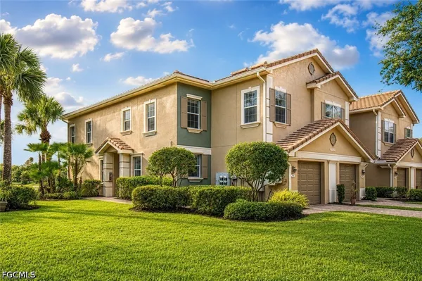Property Slideshow image 3 of 43 | 3161 cottonwood bnd 1201, Fort Myers, FL, 33905