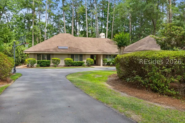 Property Slideshow image 2 of 54 | 11 royal james dr, Hilton Head Island, SC, 29926