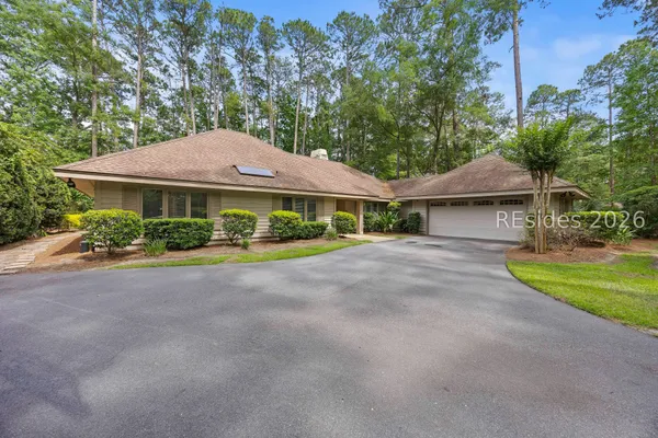 Property Slideshow image 3 of 54 | 11 royal james dr, Hilton Head Island, SC, 29926