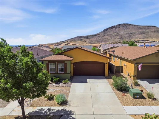 Property Slideshow image 2 of 45 | 470 zuni river cir, Los Lunas, NM, 87031