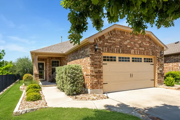 Property Slideshow image 2 of 33 | 822 hamilton ln, Georgetown, TX, 78633