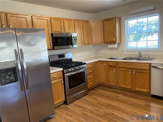 Property Slideshow image 3 of 28 | 400 stone hearth ct, Hopewell, VA, 23860